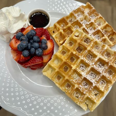 The Century House Bed And Breakfast オタワ エクステリア 写真